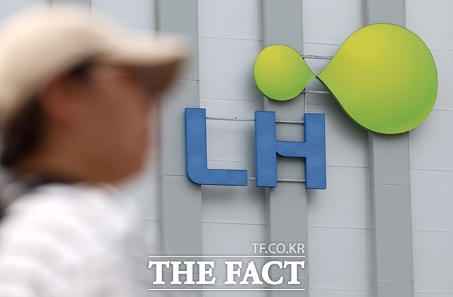 정부가 서울 집값 안정화를 꾀하기 위해 지난달 7일 주택공급 확대 방안을 발표했다. 그러나 서울 집값은 불장을 이어가고 있다. /뉴시스