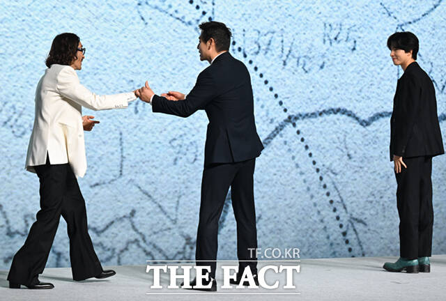 화이트 승범이가 서야지!