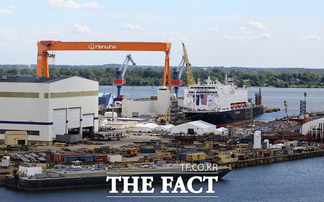 지난 8월 26일 미국 펜실베이니아주 필라델피아의 한화 필리조선소에 미국 해양청 발주 국가안보 다목적선 스테이트 오브 메인호가 정박해 있다. /뉴시스