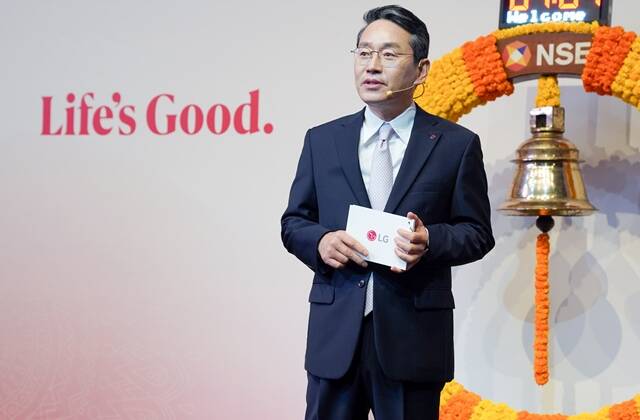 조주완 LG전자 CEO가 14일 인도 뭄바이 국립증권거래소에서 열린 LG전자 인도법인 상장식에 참석하고 있다. /LG전자