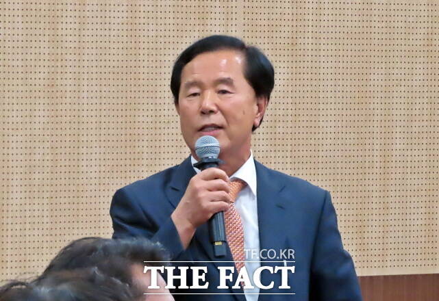 기조발제에 나선 최창석 공주향토문화연구회장. /김형중 기자