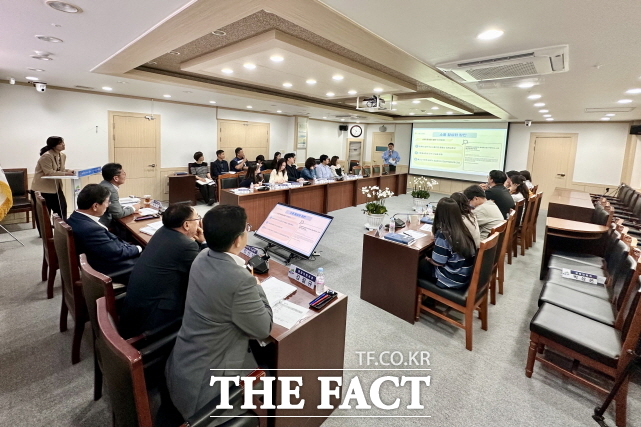 14일 청양군청 상활실에서 PRO혁신추진단 성과보고회가 열리고 있다. /청양군
