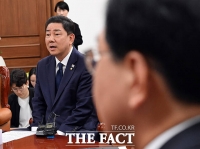  與, 캄보디아 사태에 