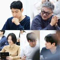  이제훈 '모범택시3', 대본 리딩 공개…완벽한 팀워크 예고