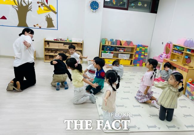 ‘한글이음 책마중’ 강사 활동 모습. /의왕시