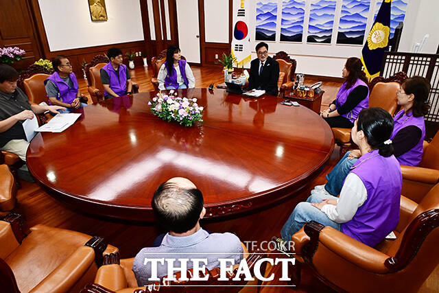 10.29이태원참사 유가족 대표단 만난 우원식 국회의장.