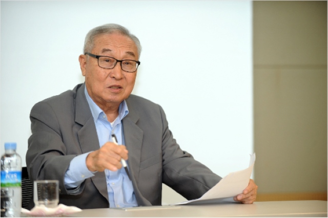 2014년 당시 김영기 KBL 총재. 그는 '평균득점은 팬들의 만족도와 비례한다'고 주창한 바 있다. / KBL