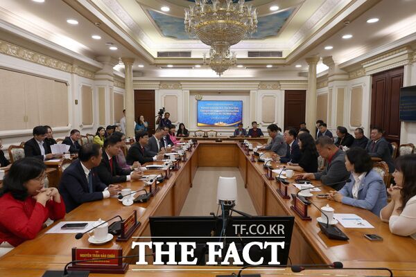 대전시의회가 10월 14일 베트남 호치민시 인민의회를 공식 방문해 양 도시 지방의회 간 교류협력 강화 방안에 대해 논의하는 간담회를 가졌다. /대전시의회