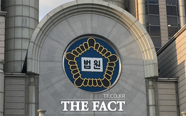 15일 서영교 더불어민주당 의원이 법원행정처로부터 제출받은 각급 법원별 압수수색 영장 발부율 현황에 따르면 올해 1~6월 서울중앙지법에서 청구된 압수수색 영장 기각률은 3.43%(일부기각 건수 제외)였다. /더팩트 DB