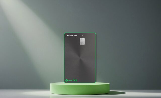 신한카드가 네이버페이 비즈 카드를 출시했다. /신한카드