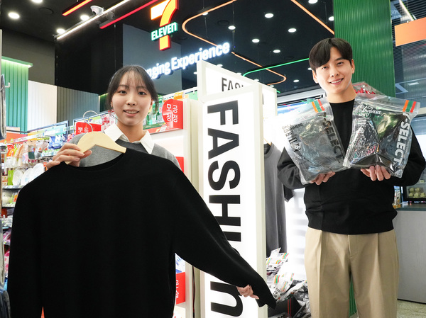 세븐일레븐이 오는 16일부터 프리미엄 소재인 캐시미어를 넣은 세븐셀렉트 캐시미어 라운드 니트 6종을 판매한다. /세븐일레븐