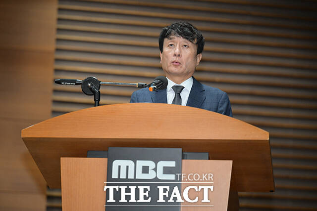 [더팩트ㅣ장윤석 기자] 고 오요안나 기상캐스터 관련 대국민 기자회견이 15일 오전 서울 마포구 상암 MBC에서 열린 가운데 안형준 사장이 발언하고 있다.