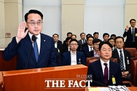  노태악 이석 뒤 증인선서하는 허철훈 사무총장 [포토]