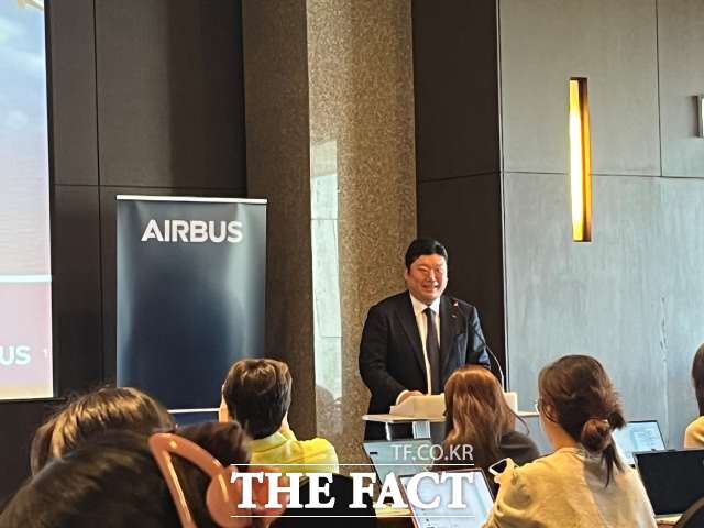 이희환 에어버스코리아 대표가 16일 열린 기자간담회에서 발언하는 모습. /최의종 기자