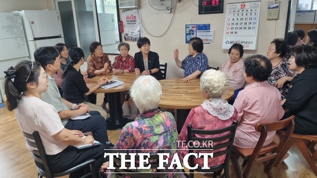 광주 남구가 경로당 시설 점검을 실시하고 있다. /광주 남구