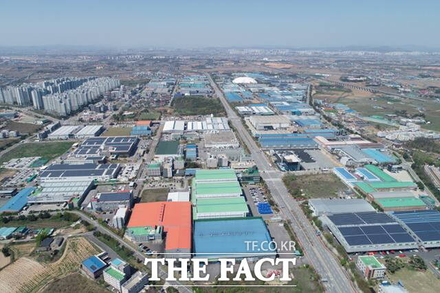 아산테크노밸리는 충남 아산시 둔포면과 음봉면 일원에 조성된, 총 298만 4,000㎡ 규모의 전기전자 중심 첨단 제조업 거점 산업단지로, 아산시를 대표하는 산업단지 중 하나다. /아산시