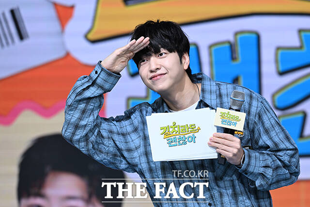 개그맨 유재필이 16일 오전 서울 마포구 상암DMC푸르지오 S-city 쇼킹케이팝센터에서 열린 ENA 새 예능 길치라도 괜찮아 제작발표회에 참석해 포즈를 취하고 있다. /서예원 기자