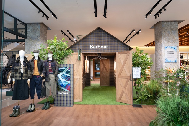 LF 바버가 타탄 체크를 주제로 팝업을 개최한다. /LF