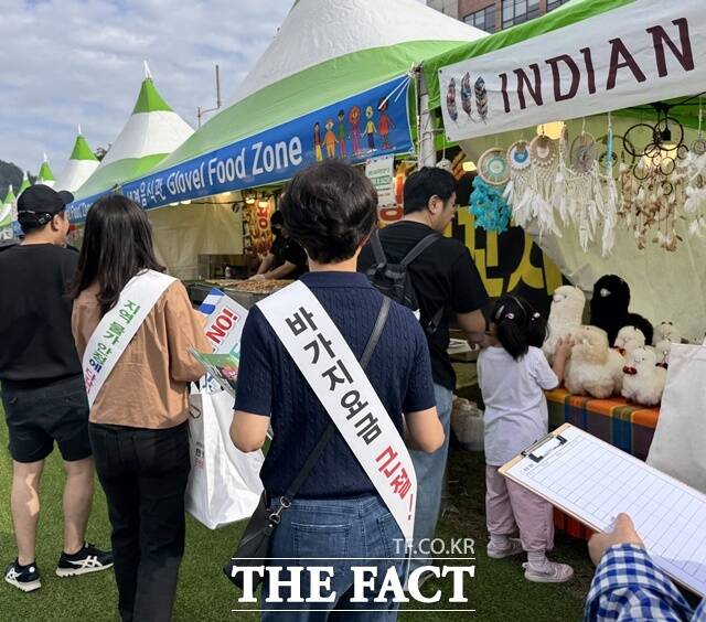 진주시가 10월 축제 기간 시민과 관광객의 불편을 최소화하기 위해 신속하게 대응하고 있다. /진주시