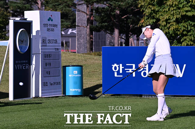 박결이 16일 경기 양주 레이크우드CC에서 열린 KLPGA(한국여자프로골프)투어 상상인·한경 와우넷 오픈 2025 1라운드 경기에 참가해 10번홀 티샷을 하고 있다. /양주=이새롬 기자