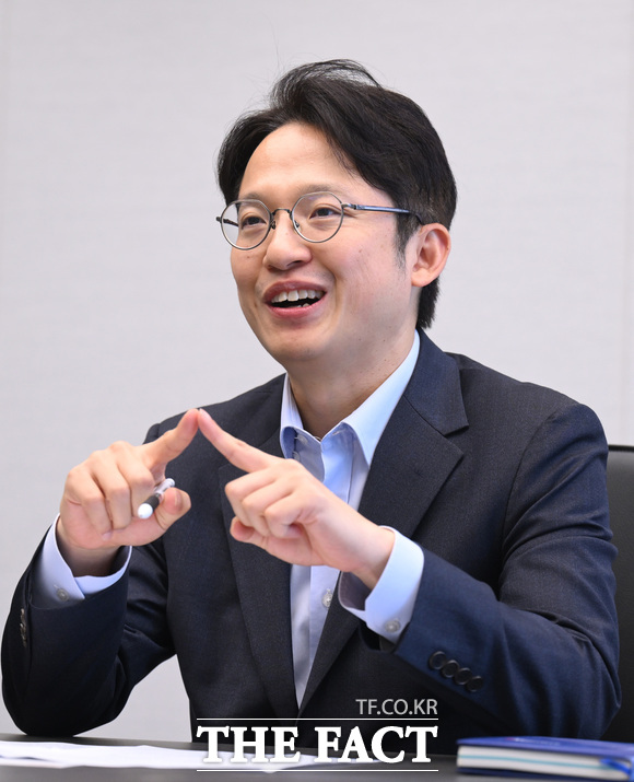 이경준 키움투자자산운용 ETF운용본부장은 KIWOOM 미국테크100월간목표헤지액티브 ETF가 하방 리스크를 컨트롤하는 유일한 상품이라고 강조했다. /이새롬 기자