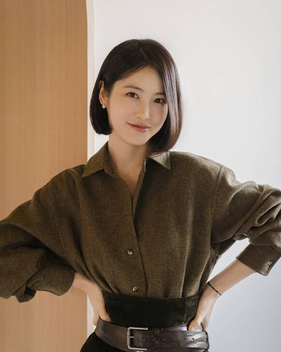 배우 신예은이 최근 서울 강남구에서 <더팩트>와 만나 JTBC 토일드라마 백번의 추억과 관련된 이야기를 나눴다. /앤피오