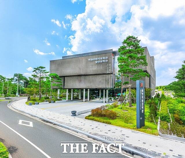 함안복합문학관 전경. /함안군