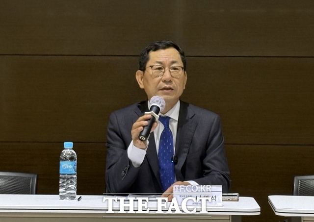 나명석 제9대 한국프랜차이즈산업회 협회장이 지난 17일 당선인 기자간담회에서 기자들과 대화를 나눴다. /문화영 기자