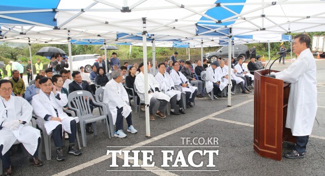 김개남 장군의 숭고한 넋을 기리는 순국 131주기 추모제가 18일 정읍시 산외면 동곡리 묘역에서 엄수됐다. /정읍시