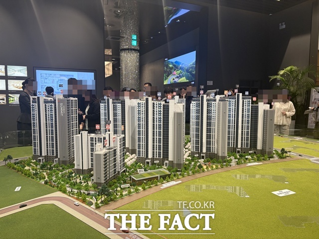 지난 18일 방문한 김포풍무 호반써밋 견본주택은 이른 아침부터 관람객들로 북적였다. /공미나 기자