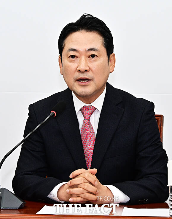 장동혁 국민의힘 대표가 20일 오전 서울 여의도 국회에서 열린 최고위원회의에 참석해 모두발언을 하고 있다. /국회=배정한 기자