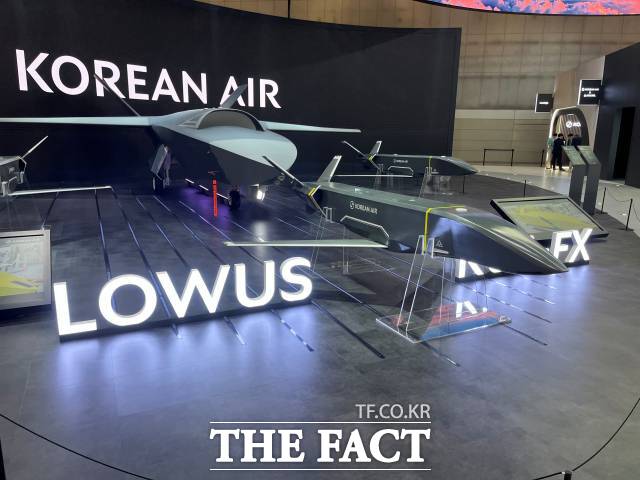 대한항공이 20~24일 경기 고양 킨텍스에서 열리는 ADEX 2025 부스에 설치한 저티탐 무인편대기. /최의종 기자