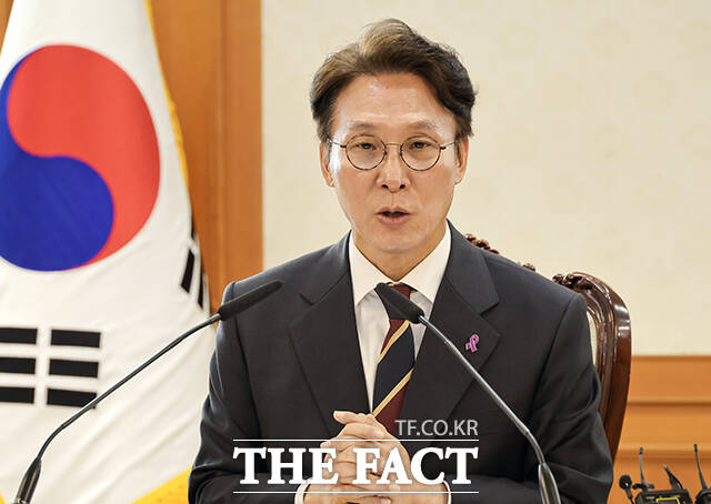 김민석 국무총리가 20일 오후 서울 종로구 정부서울청사에서 열린 제2차 이태원 참사 추모위원회 회의에 참석해 발언을 하고 있다. /임영무 기자