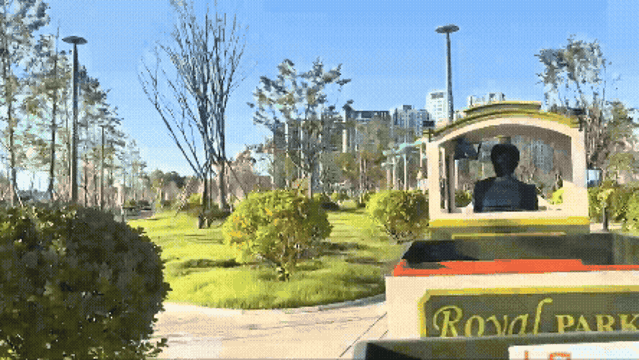 단지 안팎에 있는 전기 무레일 기차 로열 트레인은 입주민이 원할 때 수시로 운행된다. /공미나 기자