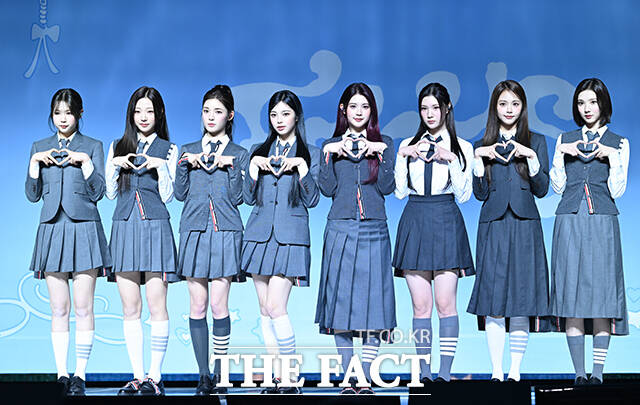 그룹 하츠투하츠의 예온, 스텔라, 유하, 이안, 에이나, 주은, 카르멘, 지우(왼쪽부터)가 20일 오후 서울 용산구 블루스퀘어 SOL 트래블홀에서 열린 첫 미니앨범 FOCUS 발매 쇼케이스를 개최했다. /서예원 기자