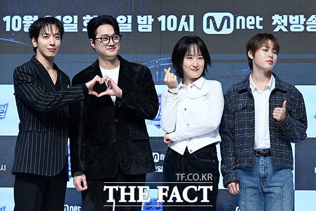 가수 정용화와 이장원, 선우정아, 하성운(왼쪽부터)이 Mnet 스틸하트클럽 디렉터로 참여해 참가자들의 성장을 돕는다. /서예원 기자