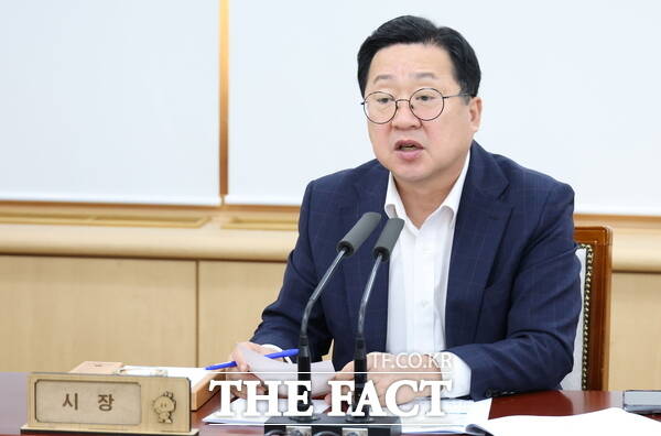 이장우 대전시장이 20일 주간업무회의를 주재하고 있다. /대전시