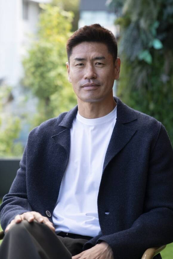 슈팅스타 시즌2에서 코치로 활약 중인 설기현이 시즌1과의 차이점과 감독님의 전술 등에 대한 소신 등을 밝혔다. /쿠팡플레이