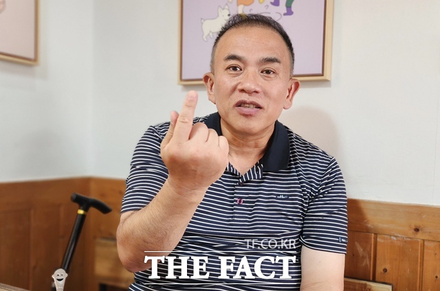 명 씨는 지난 7월 3일~4일 경남 창원에서 <더팩트>와 만나