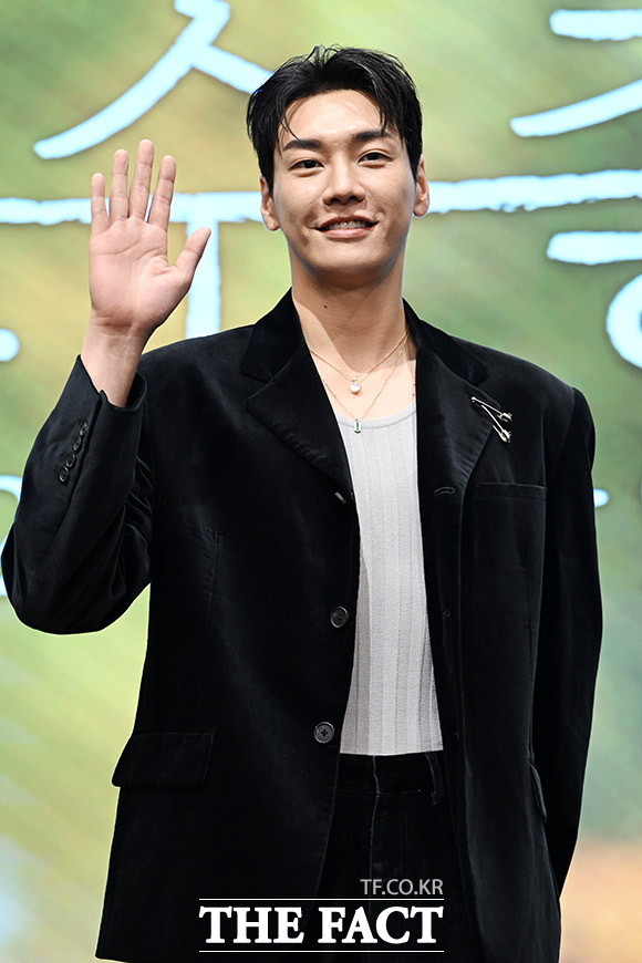 배우 김영광이 은수 좋은 날에서 이중생활을 하는 이경 역을 연기하며 활약하고 있다. /더팩트 DB