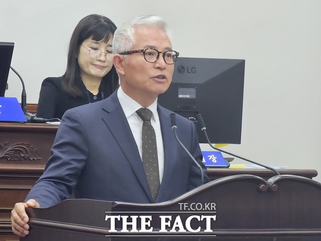 이상표 공주시의회 의원이 21일 제261회 공주시의회 임시회 제1차 본회의에서 5분 자유발언을 하고 있다. /김형중 기자