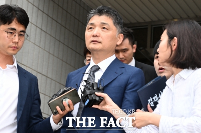 서울남부지법 형사합의15부(양환승 부장판사)는 21일 SM엔터테인먼트 시세조종 혐의로 기소된 김범수(59) 카카오 창업자 겸 미래이니셔티브센터장에게 무죄를 선고했다. /더팩트DB