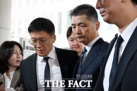  '카카오' 김범수, 묵묵부답으로 선고 공판 출석 [TF사진관]