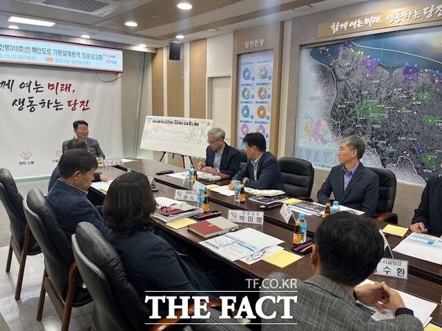 당진시는 21일 시청 접견실에서 삽교호 관광지~맷돌포 구간 해안도로 기본설계용역 최종보고회를 개최했다. /당진시