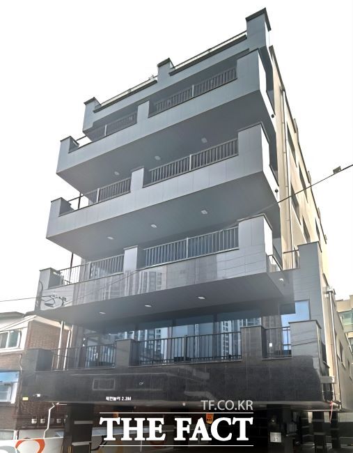 광명시 청소년상담복지센터 이전 예정 건물 전경. /광명시