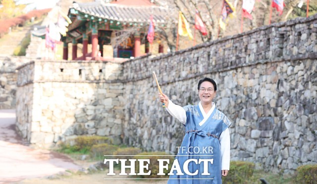 심덕섭 고창군수는 “조선시대 3대 읍성(고창, 해미, 낙안)의 가치와 자긍심을 지켜온 고창군이 전통과 현대, 군민과 관광객이 함께 어우러지는 축제의 진수를 보여드리겠다”며 “고창을 찾는 모든 분들이 고창愛 빠지고, 모양愛 물드는 잊지 못할 시간을 보내시길 바란다”고 전했다. /고창군