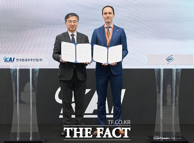 한국항공우주산업(KAI)와 네덜란드 항공우주연구소(NLR)가 차세대 공중전투체계 개발 협력을 위한 양해갓서를 체결했다. /KAI