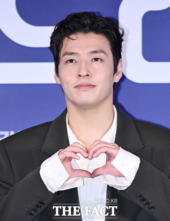 배우 강하늘이 22일 오후 서울 용산구 CGV 용산 아이파크몰에서 열린 영화 퍼스트 라이드 언론 시사회 및 기자간담회에 참석해 남대중 감독과 또 한 번 의기투합한 소감을 전했다. /박헌우 기자