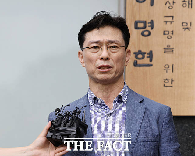 임성근 전 해병대 1사단장이 약 2년 만에 특검에 휴대전화 비밀번호를 제출하면서 논쟁이 불거졌다. 사진은 임 전 사단장이 지난 7월 2일 서울 서초구에 마련된 채상병 특검팀 사무실에 출석하며 입장을 밝히는 모습. /박헌우 기자
