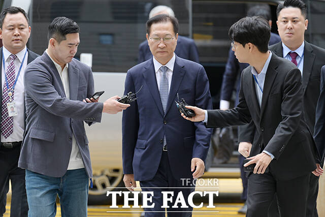 12·3 비상계엄 선포를 방조·가담한 혐의를 받는 박성재 전 법무부 장관이 14일 오전 서울 서초구 서울중앙지방법원에서 열린 구속 전 피의자 심문(영장실질심사)에 출석하고 있다. /장윤석 기자